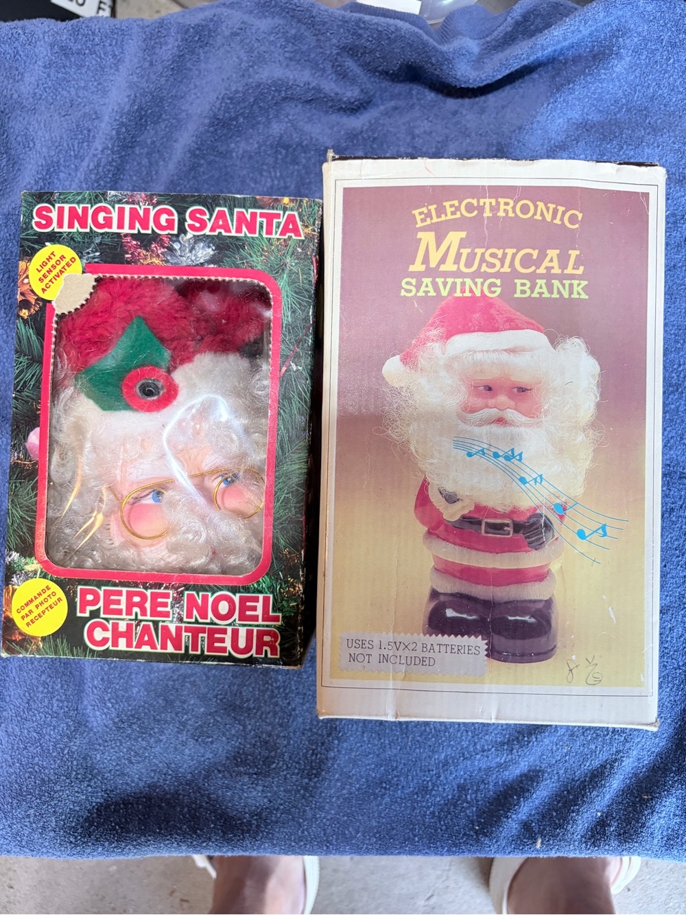 Blue and White Singing Santa Electronic Musical bank and light activated